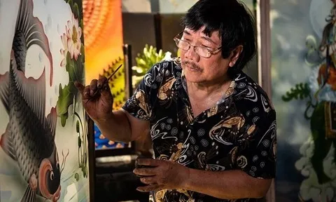 Nghệ nhân ưu tú Phạm Hồng Vinh – Người "thổi hồn" và xác lập vị thế cho tranh kính nghệ thuật Việt Nam (Bài 1)