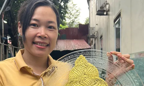 Người Vẽ Vàng Lên Kính Nghệ Thuật