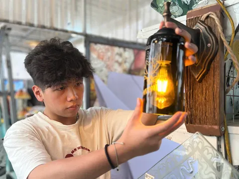 MEN XANH – ÁNH SÁNG TÁI SINH TỪ CHAI RƯỢU VANG