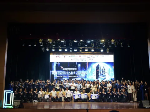 Đêm chung kết INTERCHAIN 2026: Khi những nỗ lực hoá thành vinh quang