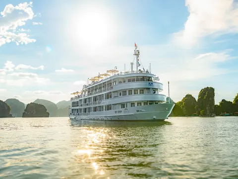 “Halong Bay Cleanup 2026” Viết Tiếp Lời Hứa Xanh Cho Vịnh Hạ Long Từ Du Thuyền Bhaya